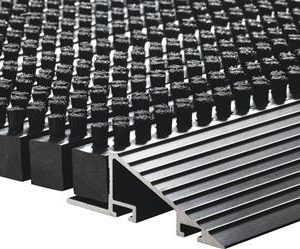 Fußmatte Alu-Anlaufkante schwarz/schwarz PP/Alu L500xB800xS22mm